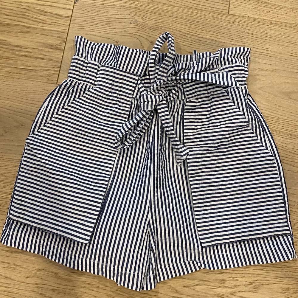 Zara high rise Striped Black and White Shorts xs